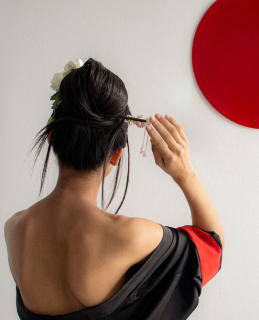 Japanese Beauty: Your Touch of Perfection — as a Gift!